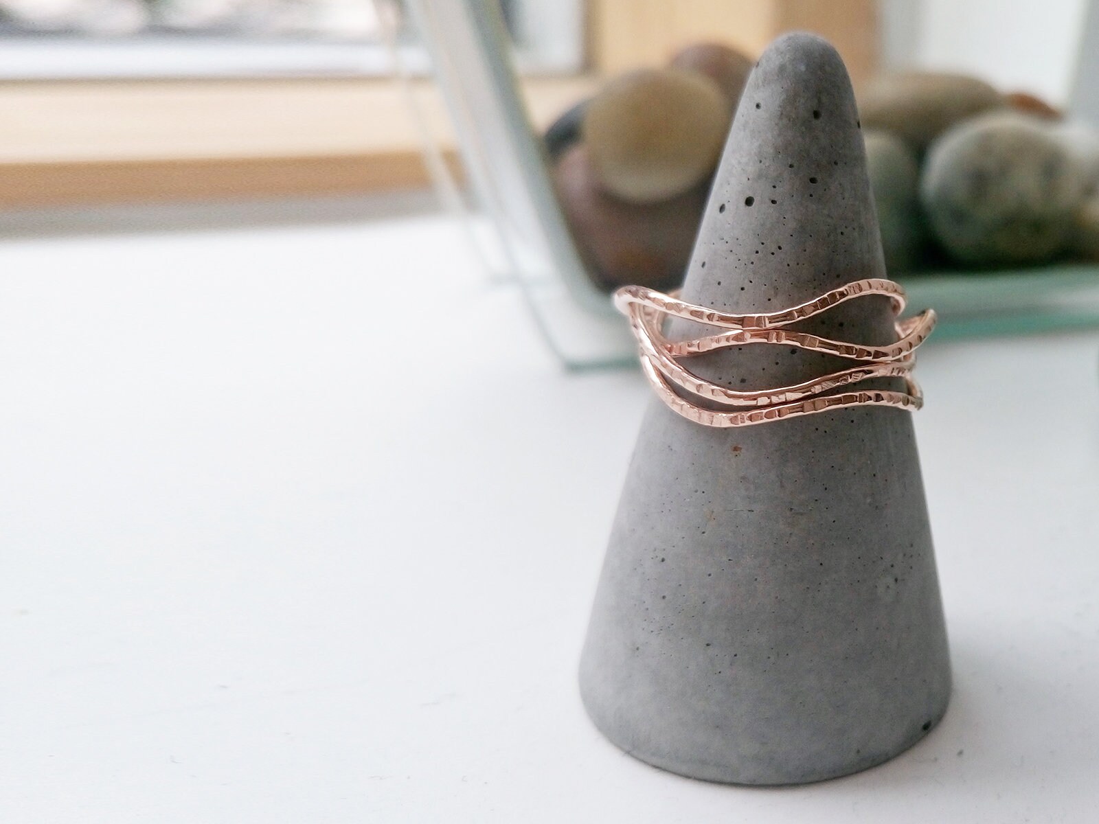 4Er Set Gewellter Rauer Strukturierter Ring - Dünner Stapelring Stapelbare Zierliche Schichtringe von MermadeCraftsShop