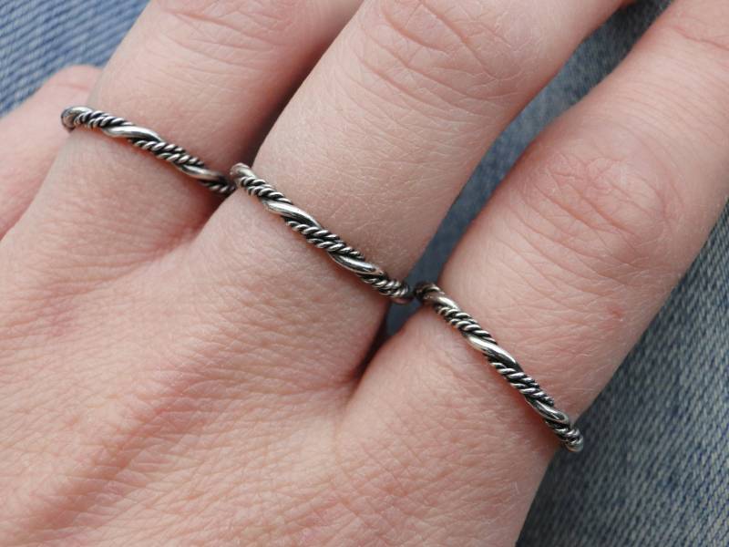 Harmonie Stapelring, Gedrehter Sterling Silber, Anfertigung Auf Bestellung, Ausgefallener Silber Stapelring Harmonie Stapelring, Gedrehter Sterling Silber, Anfertigung Auf Bestellung, Ausgefallener Silber Stapelring von MermaidMetalStudio
