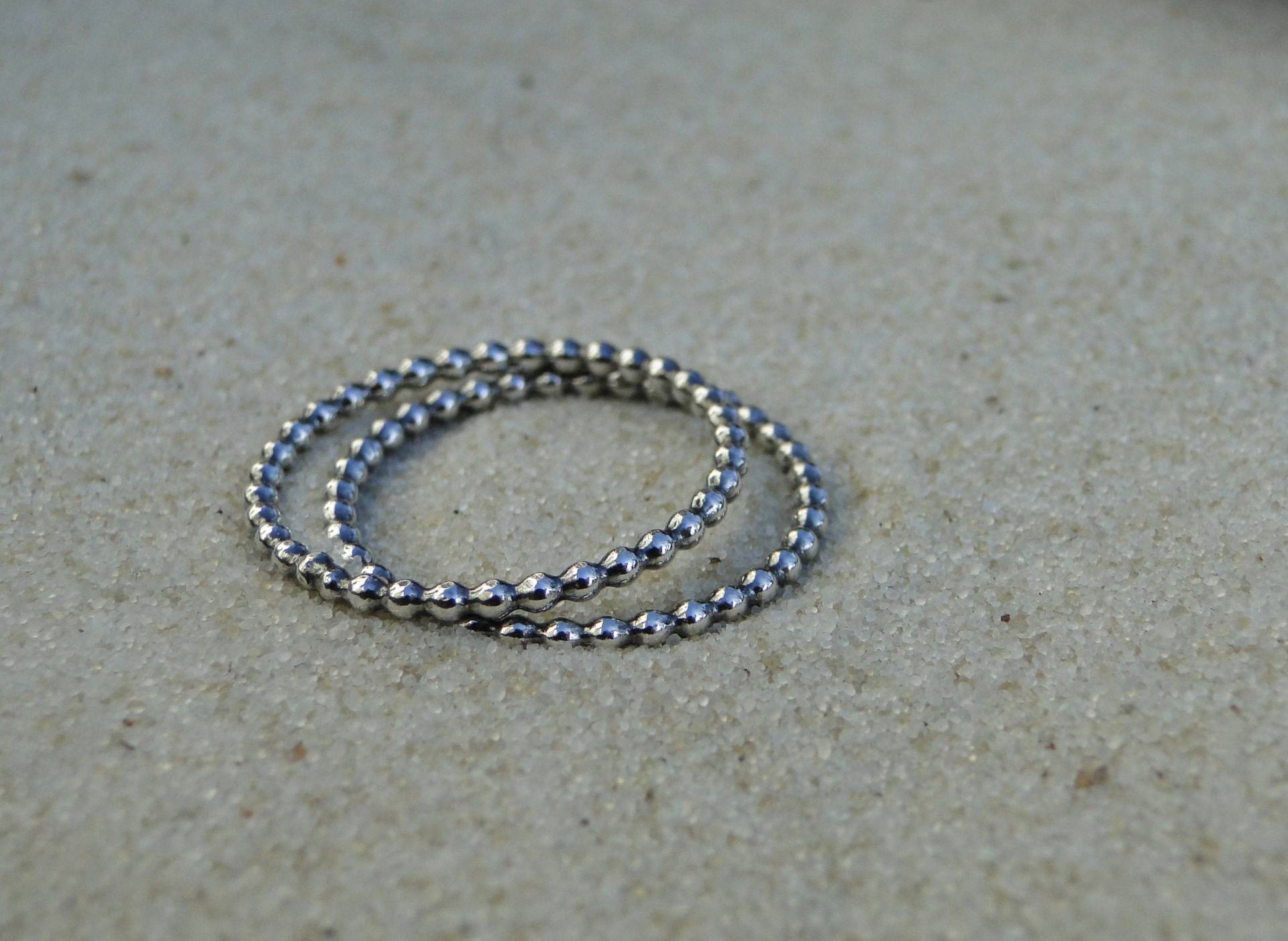 Ohrstecker Stapelringe | 2Er Set, Gestrickte Stapelringe, Perlen Ringset, Auf Bestellung, Sterling Silber Ohrstecker Stapelringe | 2Er Set, Gestrickte Stapelringe, Perlen Ringset, Auf Bestellung, Sterling Silber von MermaidMetalStudio