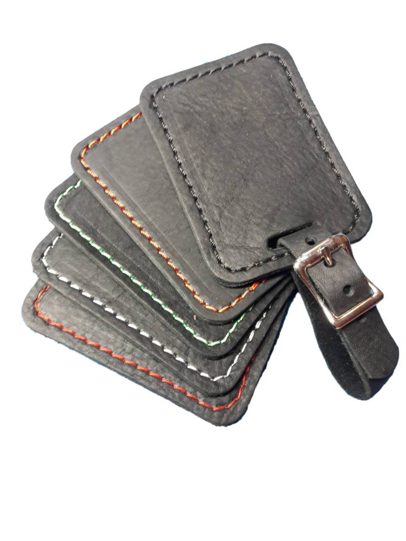Benutzerdefinierte Handgefertigte Schwarze Leder Gepäcktasche Namensschild Id W/Auswahl Der Stichfarbe | 3 Initialen Enthalten Mit Riemen Benutzerdefinierte Handgefertigte Schwarze Leder Gepäcktasche Namensschild Id W/Auswahl Der Stichfarbe | 3 Initialen Enthalten Mit Riemen von MerrillsLeather
