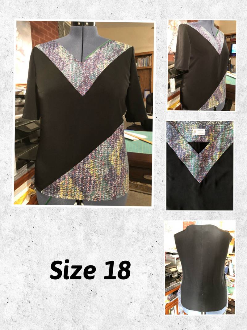 Schwarz Lila Top/Farbblock Kurze Ärmel V-Ausschnitt Oben Extra Groß Halb Montiert Schwarz Lila Top/Farbblock Kurze Ärmel V-Ausschnitt Oben Extra Groß Halb Montiert von Mertenville
