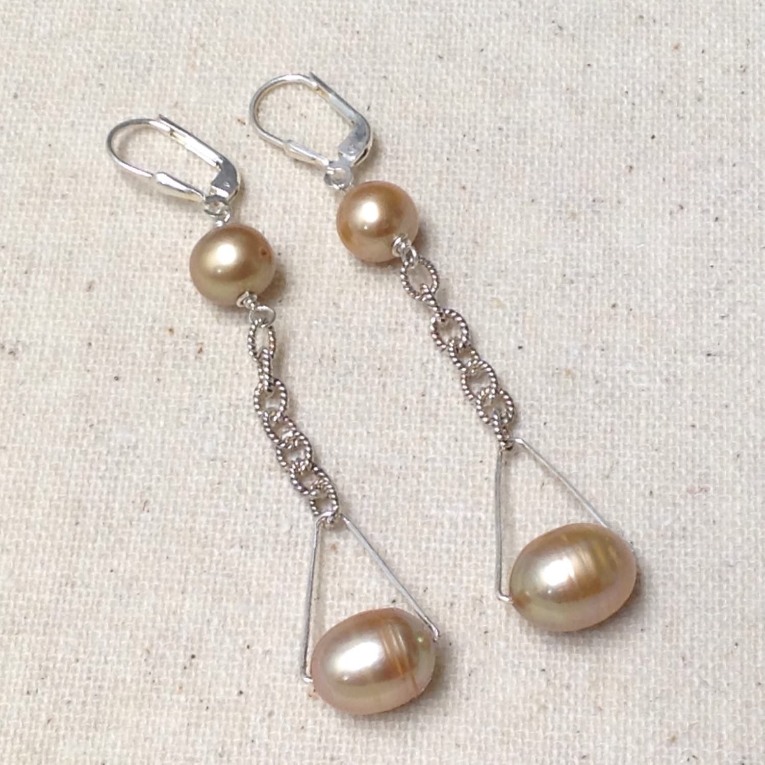 Perlenohrringe Gold Barock Perle Sterling, Silber Kette Baumeln Kronleuchter Ohrringe, Heilstein, Chakra, Strand, Brautschmuck Perlenohrringe Gold Barock Perle Sterling, Silber Kette Baumeln Kronleuchter Ohrringe, Heilstein, Chakra, Strand, Brautschmuck von MesBeauBijoux