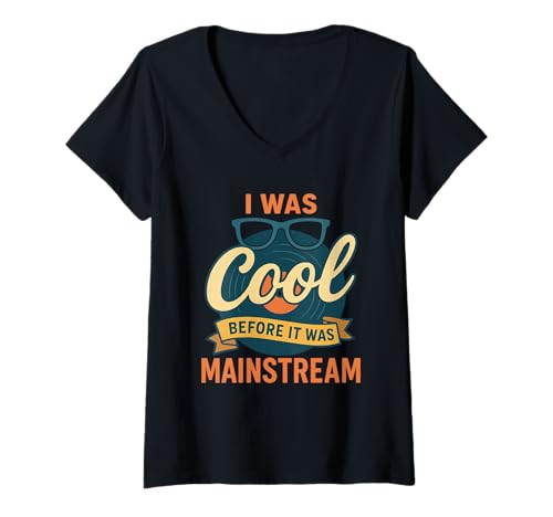 Damen Cool Before Mainstream Retro Style Design T-Shirt mit V-Ausschnitt Damen Cool Before Mainstream Retro Style Design T-Shirt mit V-Ausschnitt von Meshes Berlin