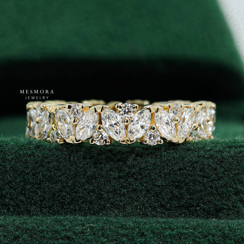 4 Mm Rose Gold Band Marquise Und Runder Schnitt Moissanit Diamant Jubiläumsband Brautgeschenk 14K Ehering von MesmoraJewelry