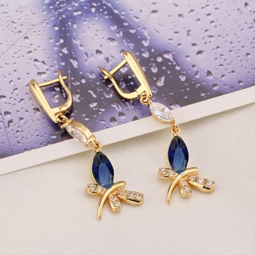 Ohrringe Mädchen Gold, Frauen Ohrhänger aus 14 Karat Gelbgold Libellenform mit im Labor hergestelltem Saphir und Moissanit von Mesnt