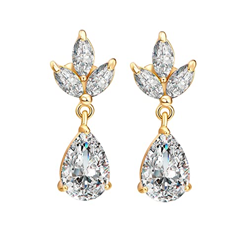 Ohrstecker Damen Gold, Damen Ohrstecker aus 9 Karat Gelbgold mit birnenförmigem weißem Moissanit von Mesnt