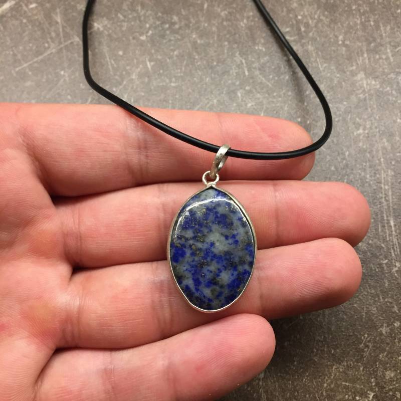 Lapis Lazuli Halskette Lapis Lazuli Schmuck Dunkelblau Edelstein Lapiz Heilsteine Blau Lapiskette Anhänger Stein Lapis Lazuli Halskette Lapis Lazuli Schmuck Dunkelblau Edelstein Lapiz Heilsteine Blau Lapiskette Anhänger Stein von MetalBrothers