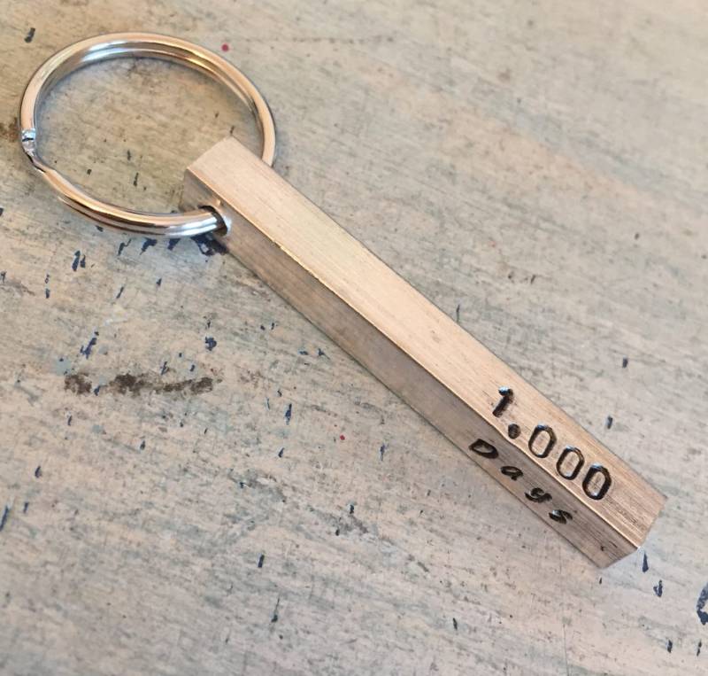 Nüchternheit Geschenk. Schlüsselanhänger. Datum Jahrestag. Nüchterne Erholung. Ein Genesungs-Geschenke. Schlüsselanhänger Nüchternheit Geschenk. Schlüsselanhänger. Datum Jahrestag. Nüchterne Erholung. Ein Genesungs-Geschenke. Schlüsselanhänger von MetalJewelryAmy