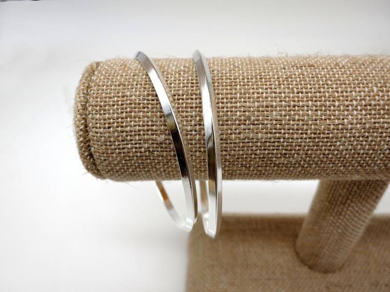 Chevron Armreif Handgefertigte Sterling Silber Hochglanzpoliert Dreieck 925 Armband von MetalManiacArt