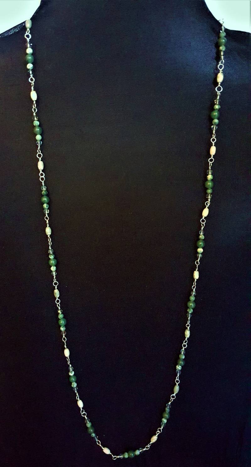 Grüne Halskette - Schattierungen Von Grünen Stein Mit Kristall Akzente Sterling Silber 35 Zoll Grüne Halskette - Schattierungen Von Grünen Stein Mit Kristall Akzente Sterling Silber 35 Zoll von MetalPetaler