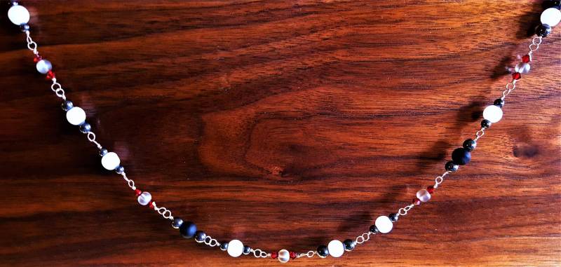 Lange Rote Halskette - Rot, Schwarz Und Weiß Kristall Matt Sterling Silber 36 Zoll Lange Rote Halskette - Rot, Schwarz Und Weiß Kristall Matt Sterling Silber 36 Zoll von MetalPetaler