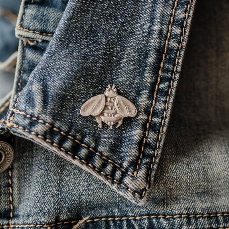 Pewter Bee Jacke Anstecknadel Pewter Bee Jacke Anstecknadel von MetalPlanetUK
