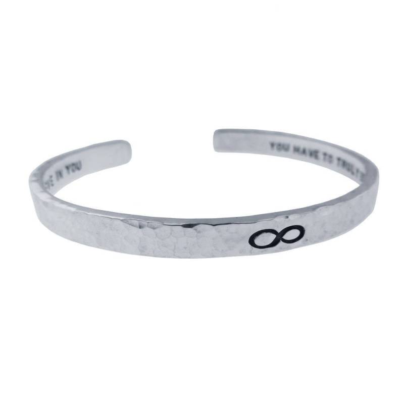 sterling Silber Infinity Manschette Armband Personalisierte Unisex Inspirational Schmuck Gravierte Geheime Nachricht Benutzerdefinierte Handwerker von MetalPressions