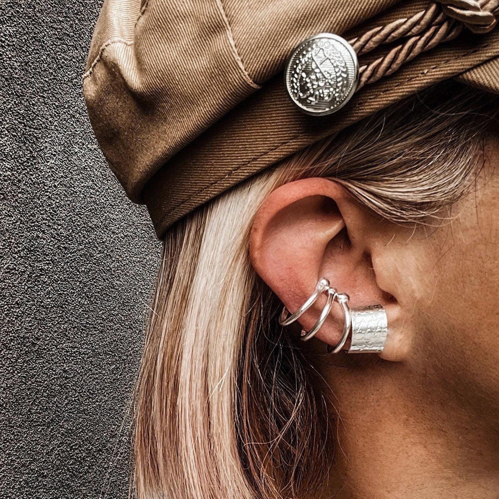 Dreibettzimmer Silber Ear Cuff Ohrring Kein Piercing von MetalRokJewellery