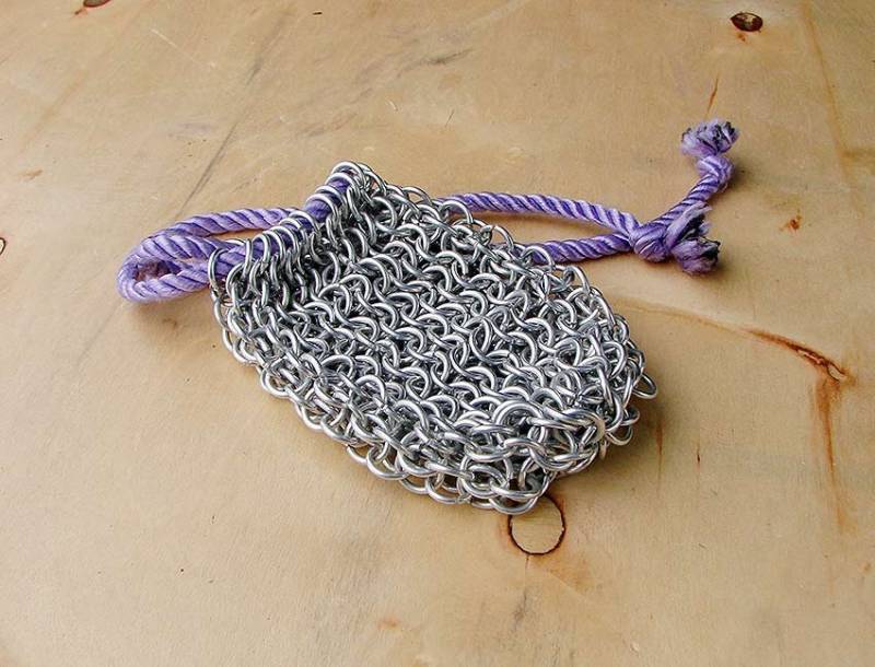 Handgemachte Kettenbrieftasche | Würfeltasche Handgemachte Kettenbrieftasche | Würfeltasche von MetalisScalabis