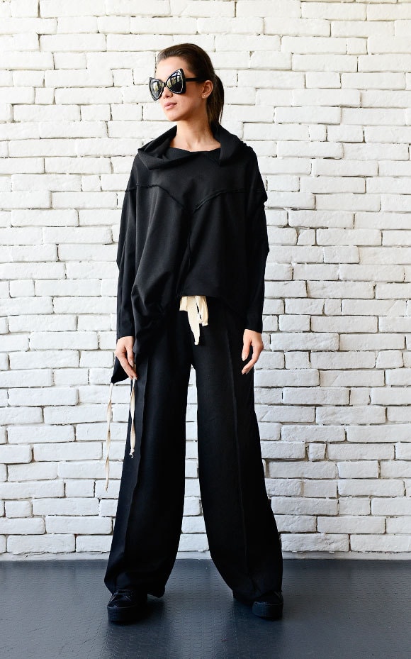 Schwarzes Lockeres Set/Schwarze Oversize Tunika/Lange Maxihose/Extravaganter Trainingsanzug/Große Hose/Schwarze Maxi Tunika/Schwarzer Hoodie/Metj0007 von Metamorphoza