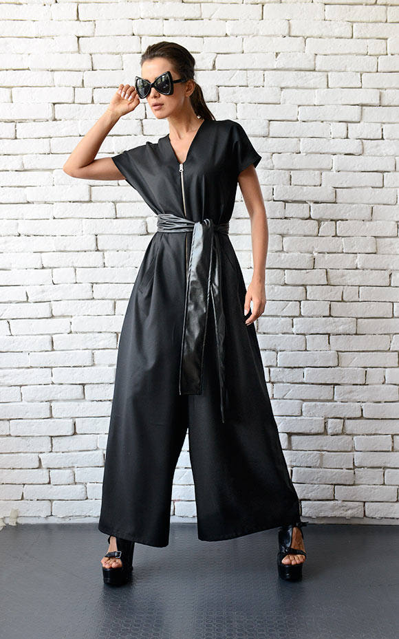 Schwarzer Maxi-Jumpsuit/Loser Oversize-Jumpsuit Kurzarm-Oberteil Mit Weitem Bein Jumpsuit Lockerem Reißverschluss Metj0008 von Metamorphoza