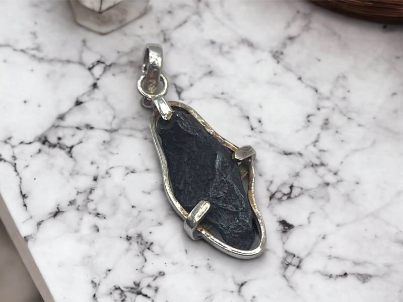 Schlucht Diablo Eisen Meteorit Sterlingsilber Anhänger Weltraumschmuck von Meteorites