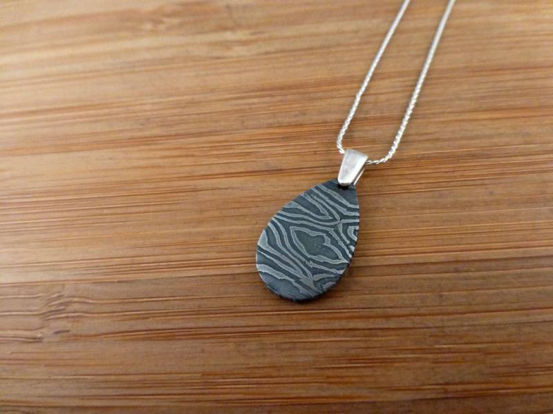 Weltall Meteorit Damast Anhänger Sterling Silber Anhängerschlaufe Weltall Meteorit Damast Anhänger Sterling Silber Anhängerschlaufe von Meteorites