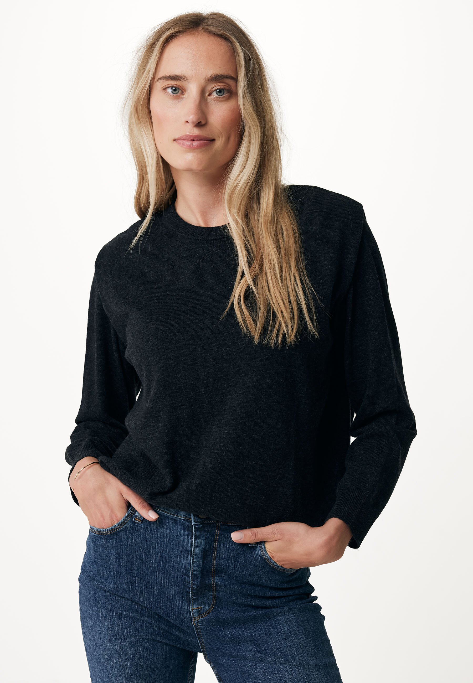 Knitted Pullover With Shoulderpleat Black von Mexx