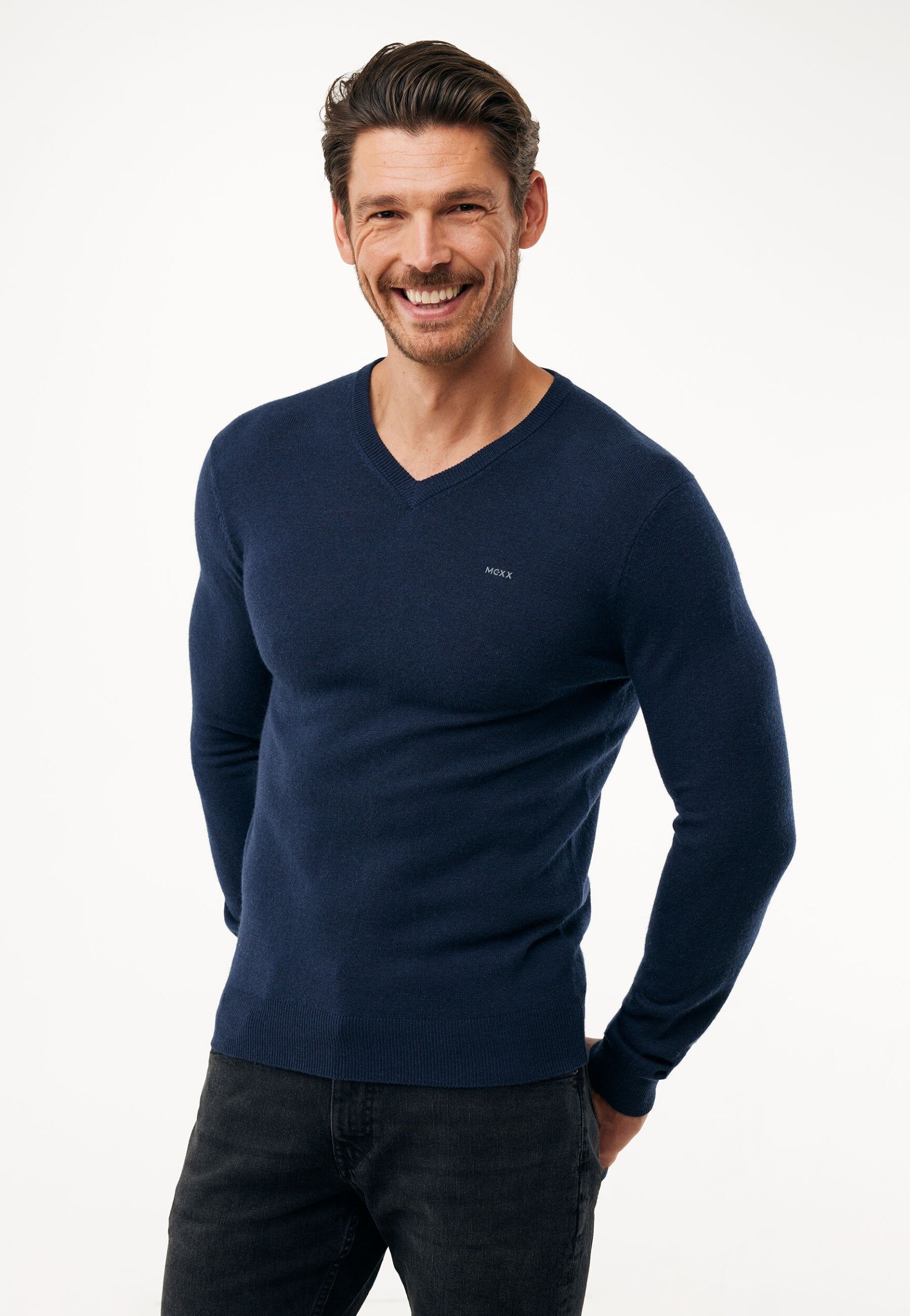 V-neck Sweater Elbrus Cashmere Navy von Mexx