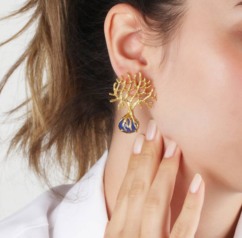 Handgemachte Goldbaum-Ohrringe Blaue Stein-Leuchter-Ohrringe von MeyArtDesign