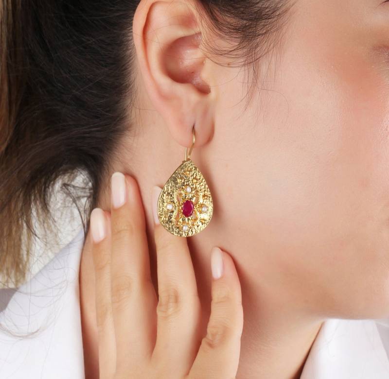Handgemachte Rote Stein Tropfen Ohrringe Gold Boho Perlen Ohrringe von MeyArtDesign