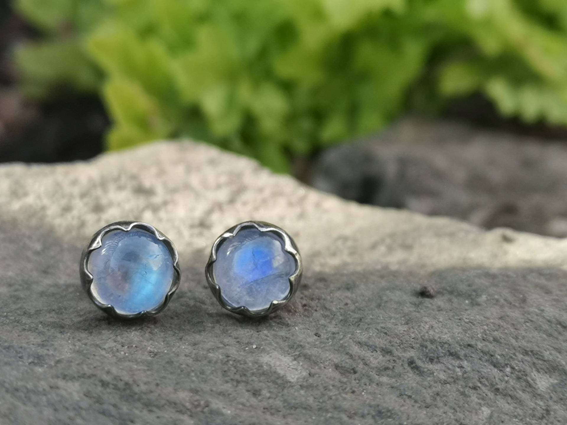 Silber Mondstein Ohrstecker, Handgemachte Edelstein Ohrstecker von MeyemArt