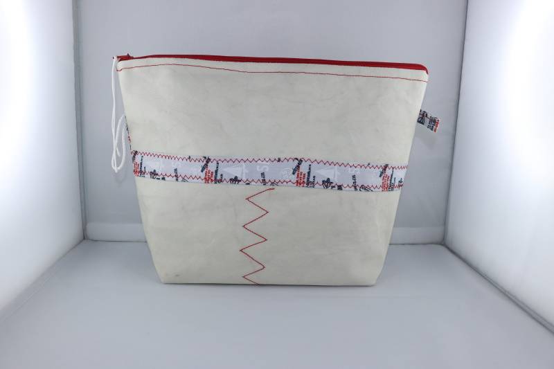 Kosmetiktasche Aus Segelstoff Upcycling Altes Segeltuch, Kulturtasche Segel Tasche Unisex, Für Groß Und Klein von MiEstiloVonWendy