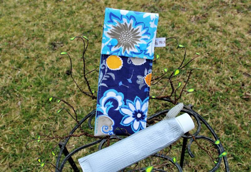 Tasche Für Zahnbürste Und Zahnpasta Aus Blumenbesetzter Leinwand, Komplett Gefüttert - Handgefertigte Kreation Tasche Für Zahnbürste Und Zahnpasta Aus Blumenbesetzter Leinwand, Komplett Gefüttert - Handgefertigte Kreation von MiFilMiAiguille