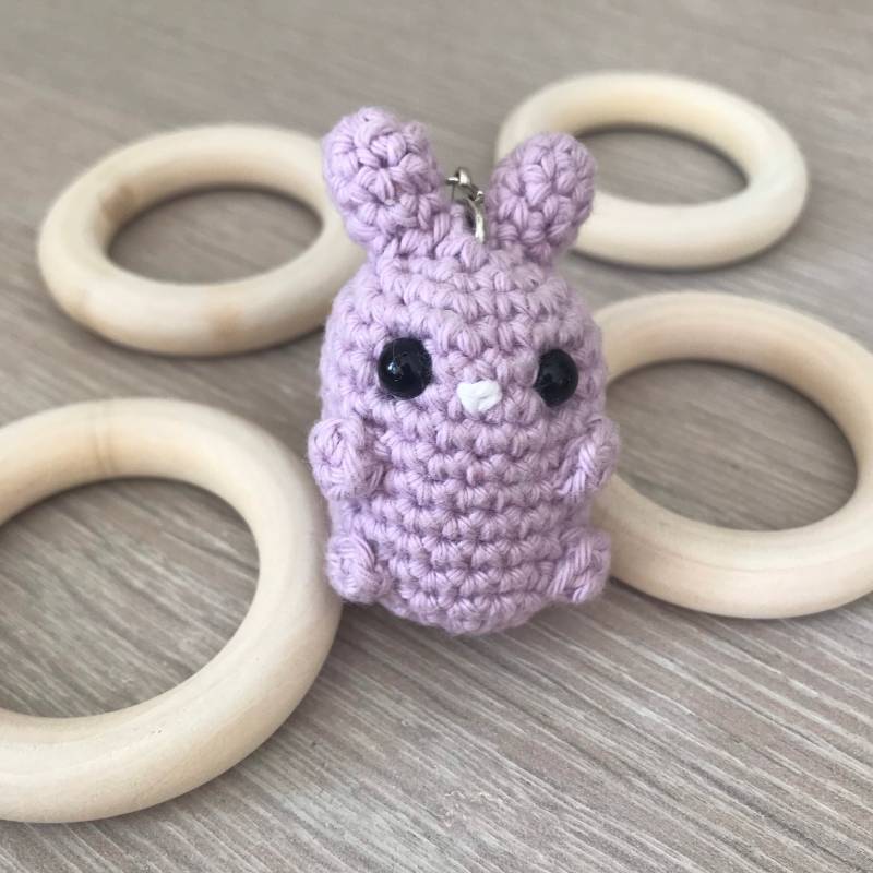 Amigurumi Schlüsselanhänger - Hase Gehäkelt von MiKaNie