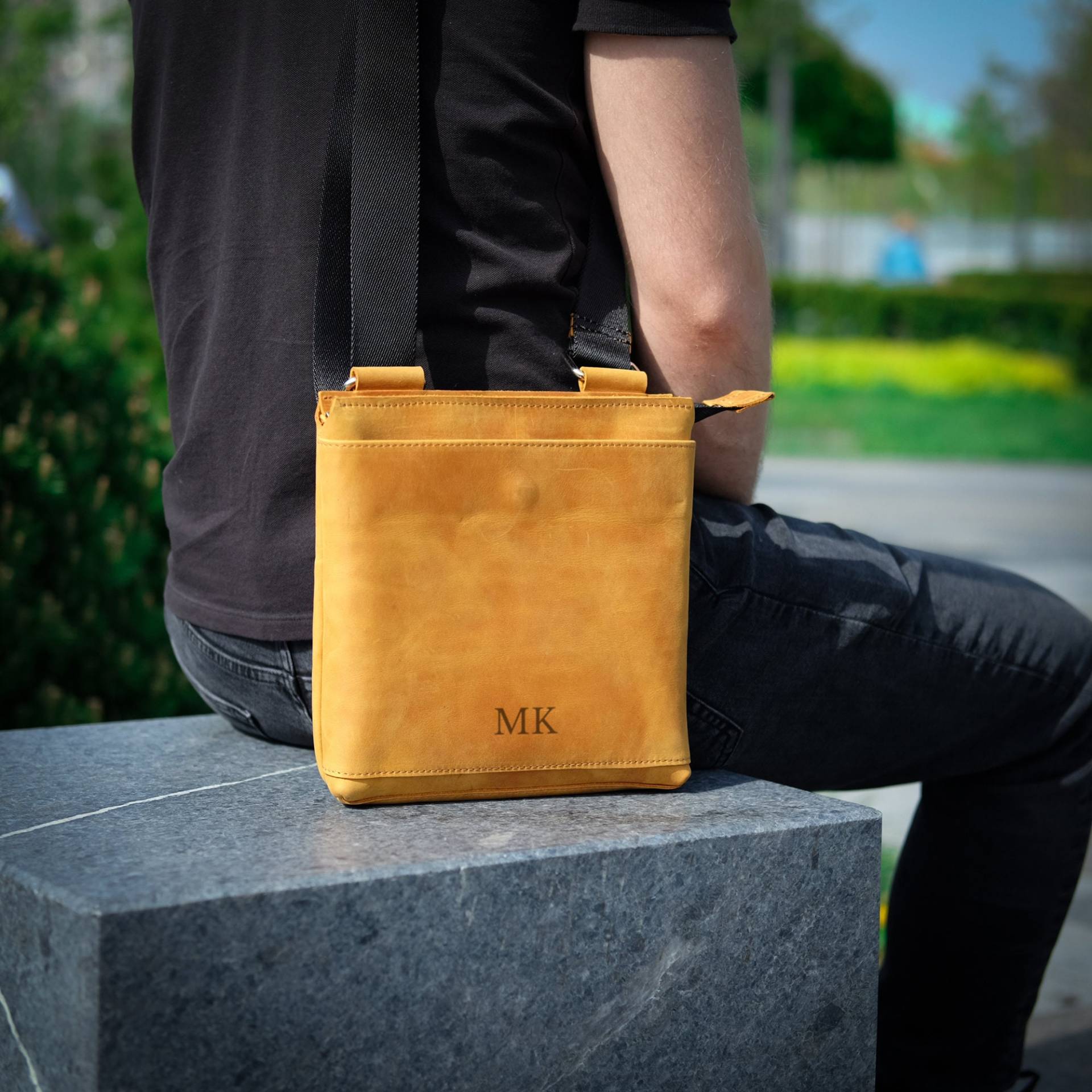Personalisierte Leder Umhängetasche Männer, Herren Umhängetasche, Echtleder Kleine Handytasche, Geschenk Für Mann, Herrentasche Cross Body Personalisierte Leder Umhängetasche Männer, Herren Umhängetasche, Echtleder Kleine Handytasche, Geschenk Für Mann, Herrentasche Cross Body von MiKaUa