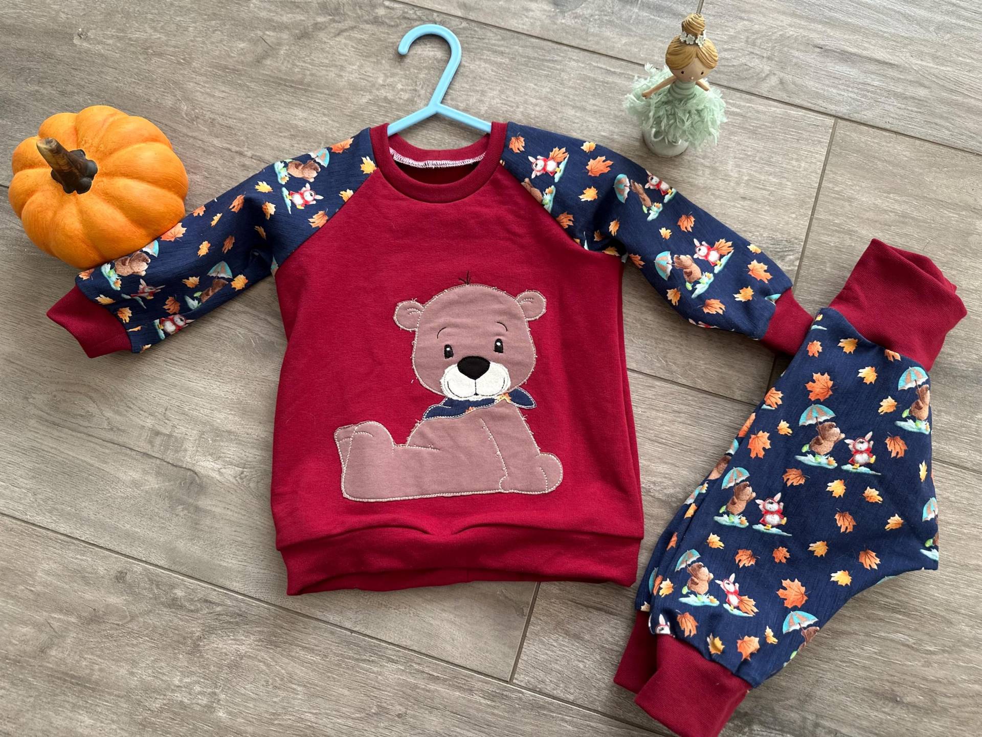 Baby-Pullover & Baby-Pumphose Größe 74/Waldtier-Motiv/stickbild Bär/Babymode/ Babykleidung/ Kinderkleidung/Handgefertigt/Unikat/Geschenkidee von MiMaHandmade2022