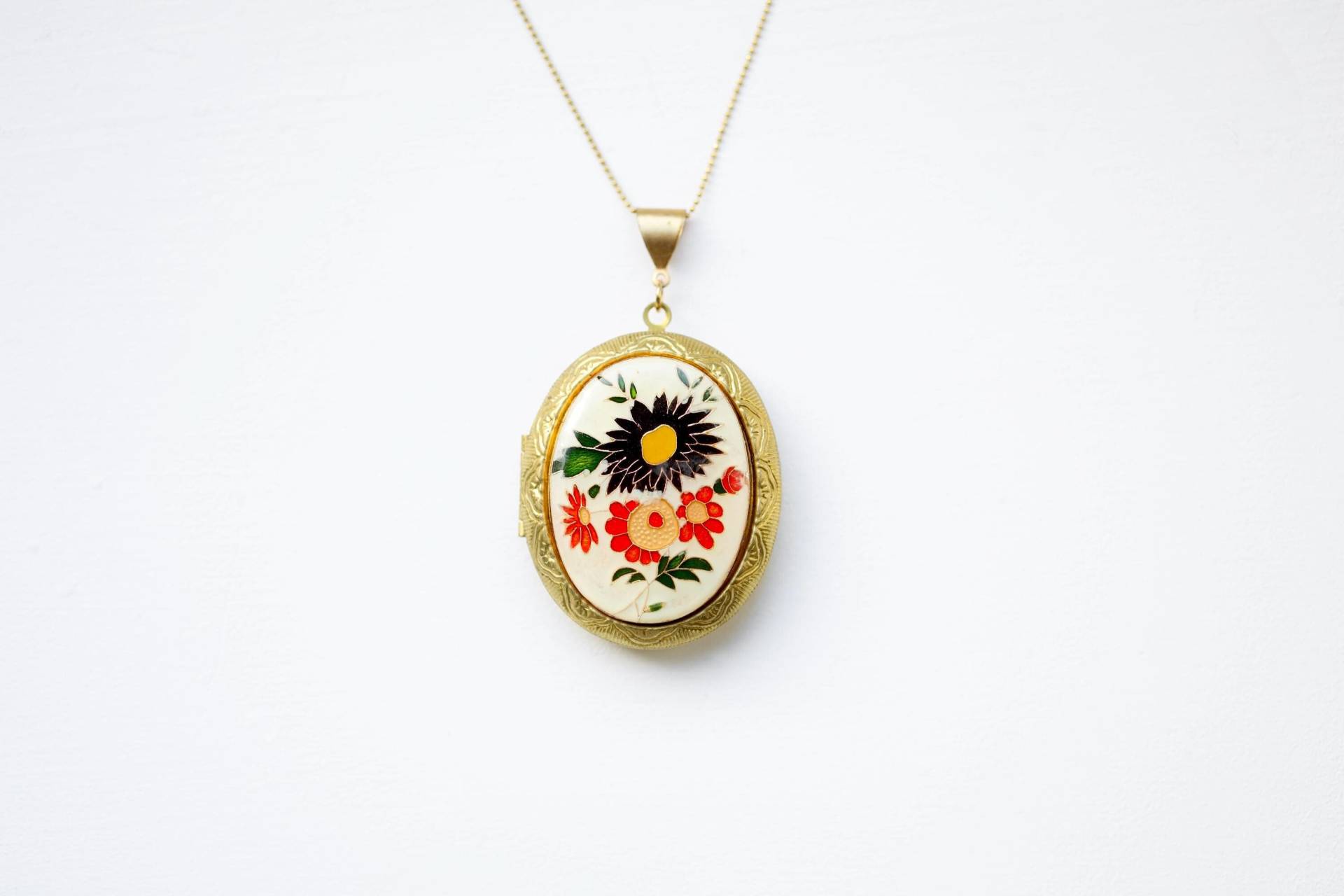 Vintage Cloissone Pracht Blumen Blüten Medaillon Messing 60Er 70Er Jahre Hals Kette Cabochon Emaille von MiMaMeiseVintage