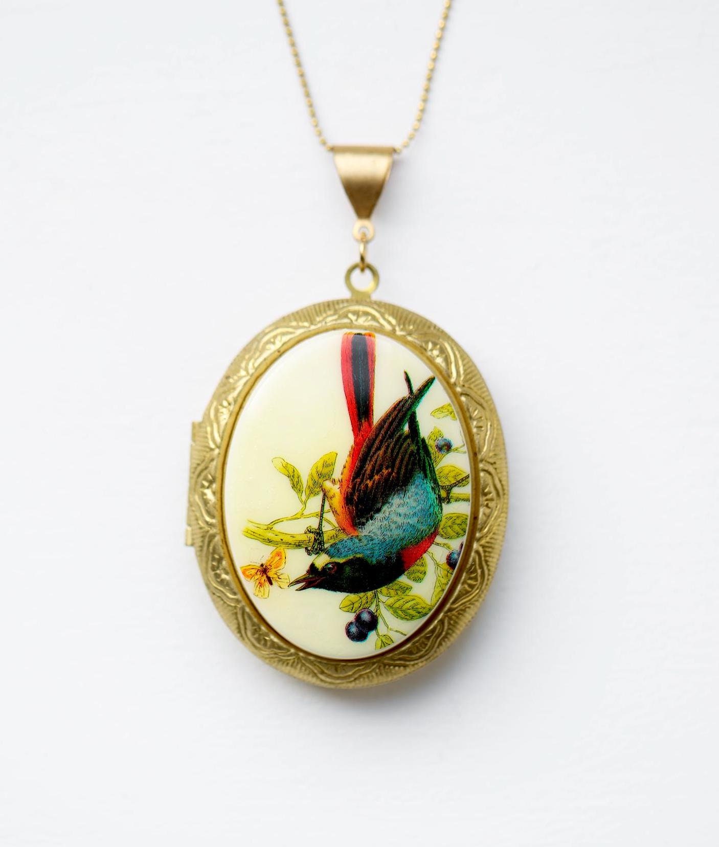 Vintage Medaillon Boho Hippie Beeren Vogel Original Pracht Blätter Messing 60Er 70Er Jahre Hals Kette Cabochon Acryl von MiMaMeiseVintage