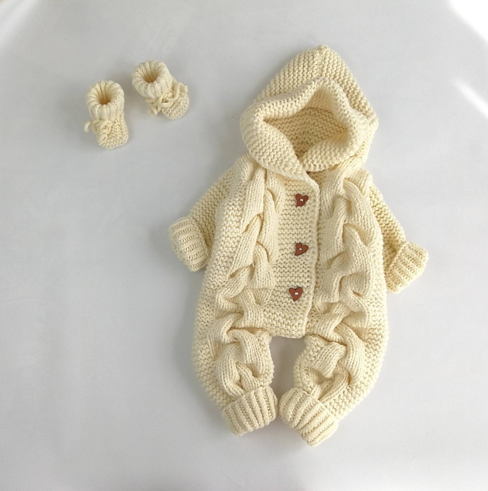 Baby Strampler Und Booties Set, Mädchen Jungen Gestrickt Overall, Neugeborene Winter Kleidung, Neue Mama Geschenk Nehmen Sie Nach Hause Outfit von MiMishkaKids