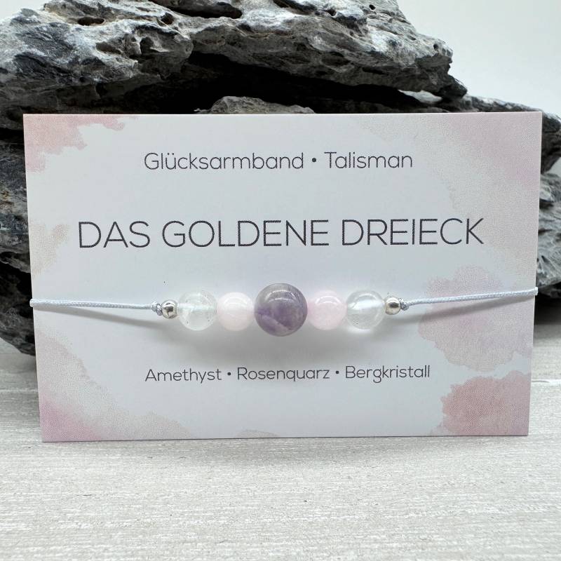 Das Goldene Dreieck Edelstein Macramé Armband Rosenquarz Amethyst Bergkristall Ø 6+8 Mm Glücksbringer Talisman Mac007.1 von MiPerlaDesign
