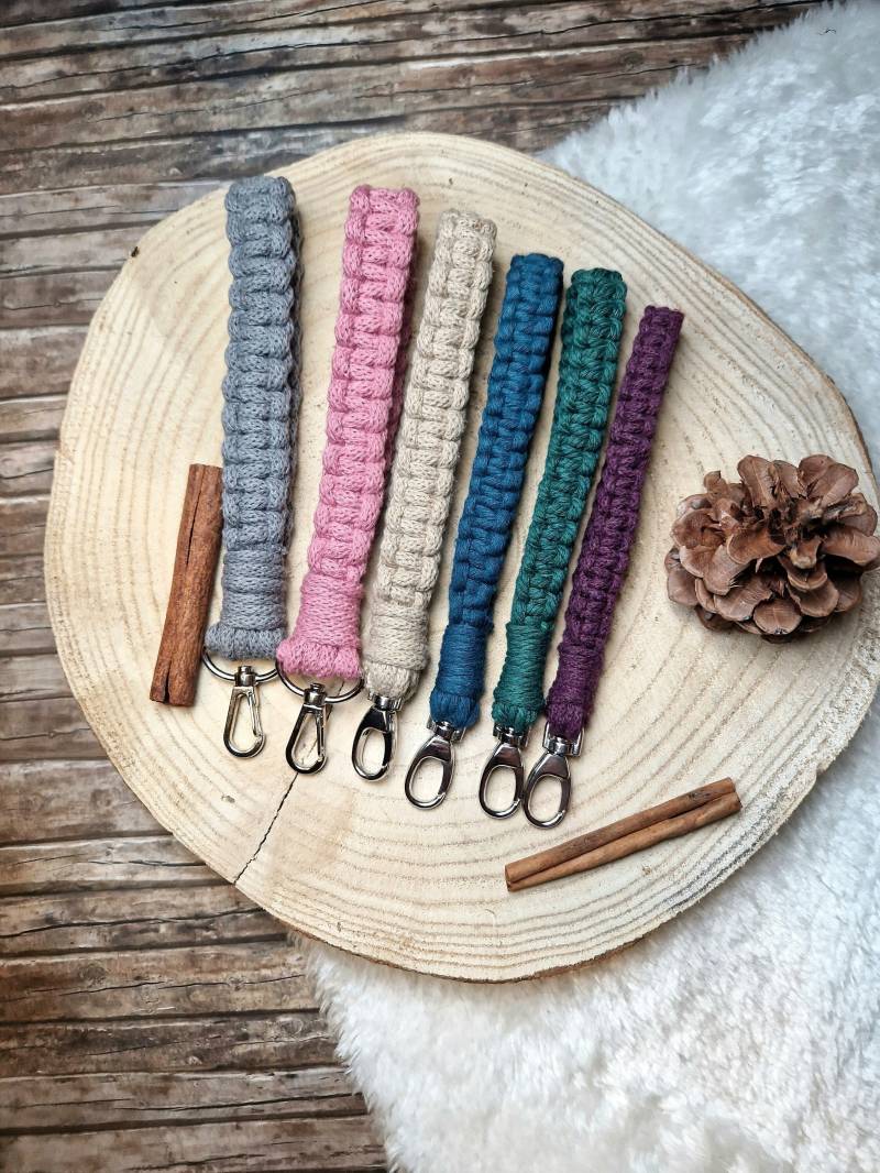 Schlüsselanhänger Makramee, Schlaufenanhänger, Schlüsselschlaufe Schlüsselanhänger Makramee, Schlaufenanhänger, Schlüsselschlaufe von MiSimade