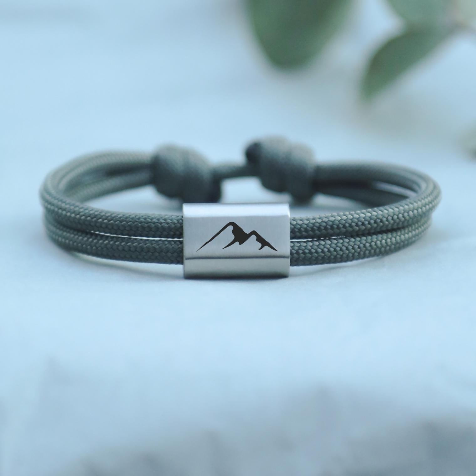Personalisiertes Armband Mit Gravur - Geschenk Für Männer Und Frauen, Partner Geschenk, Surferarmband, Bergarmband von MiaCoreDE