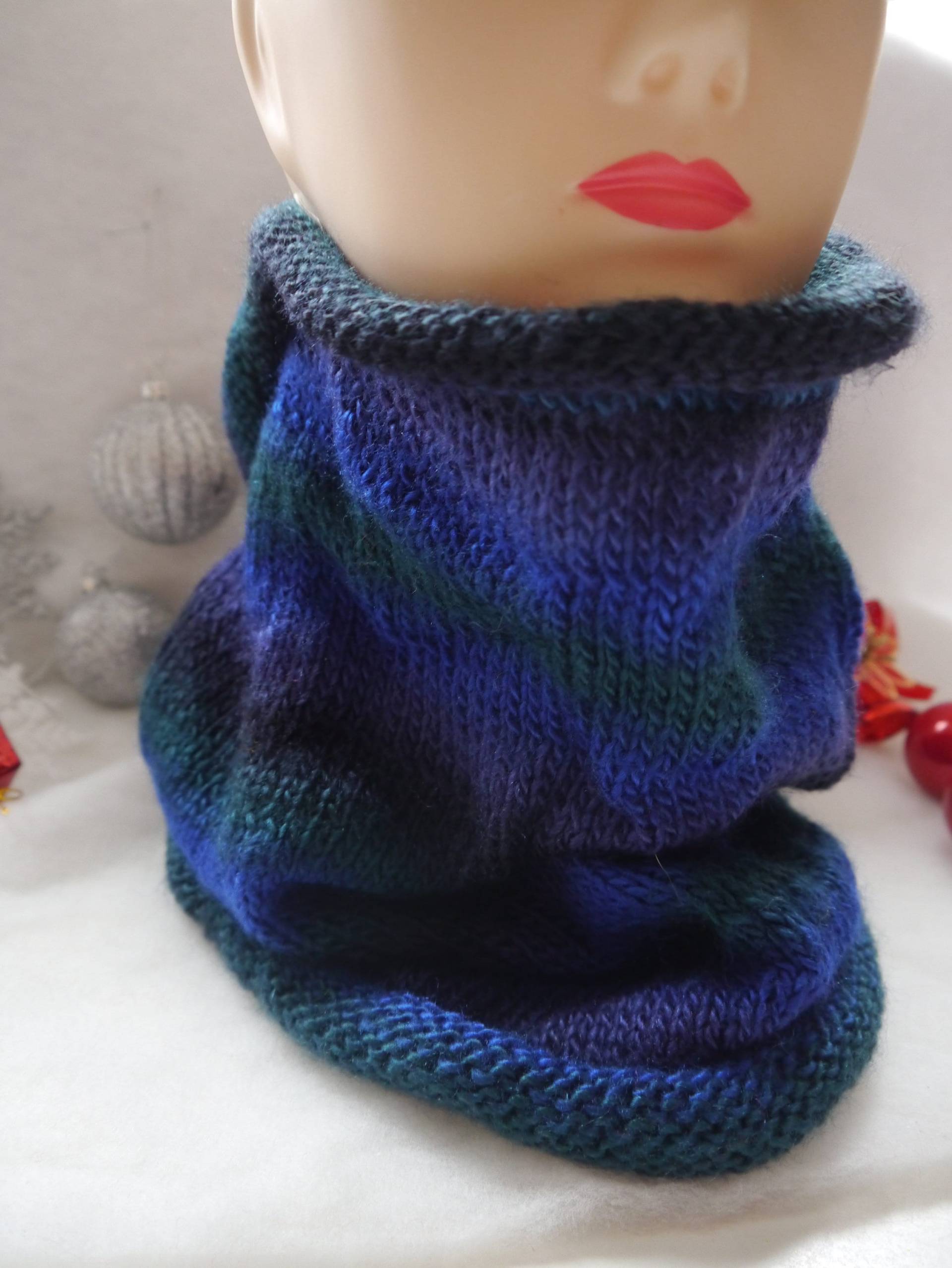 Handgefertigte Strickschal Blau Grün Wolle Winter Halswärmer von MiaJewelryStudio