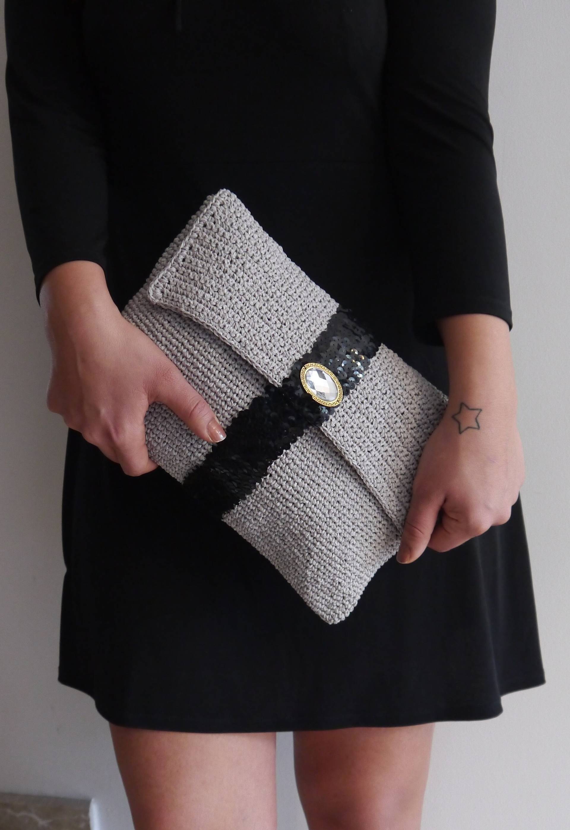 Raffia Clutch Handtasche, Häkeln Sommertasche, Stroh Clutch, Mai Geburtstag, Geschenk Für Sie, Graue Tasche von MiaJewelryStudio