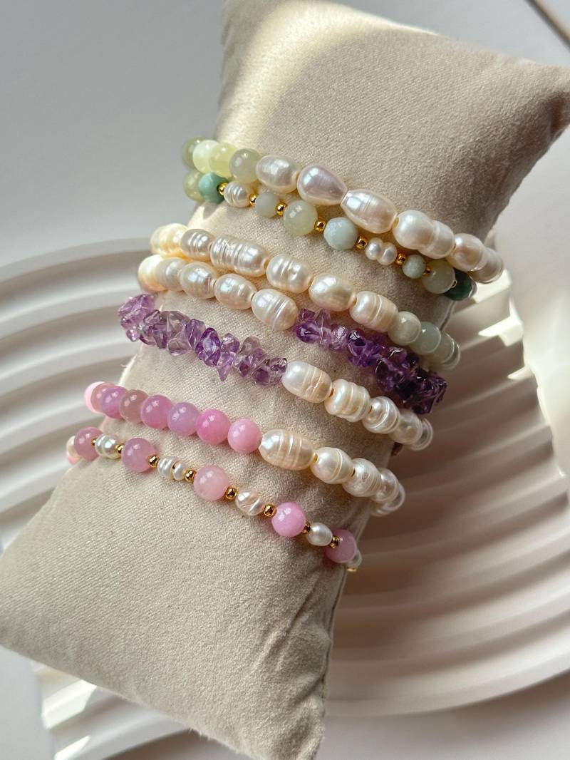 Perlenarmband Mit Edelsteinen Und Süsswasserperlen Perlenarmband Mit Edelsteinen Und Süsswasserperlen von MiaLenaDESIGNShop