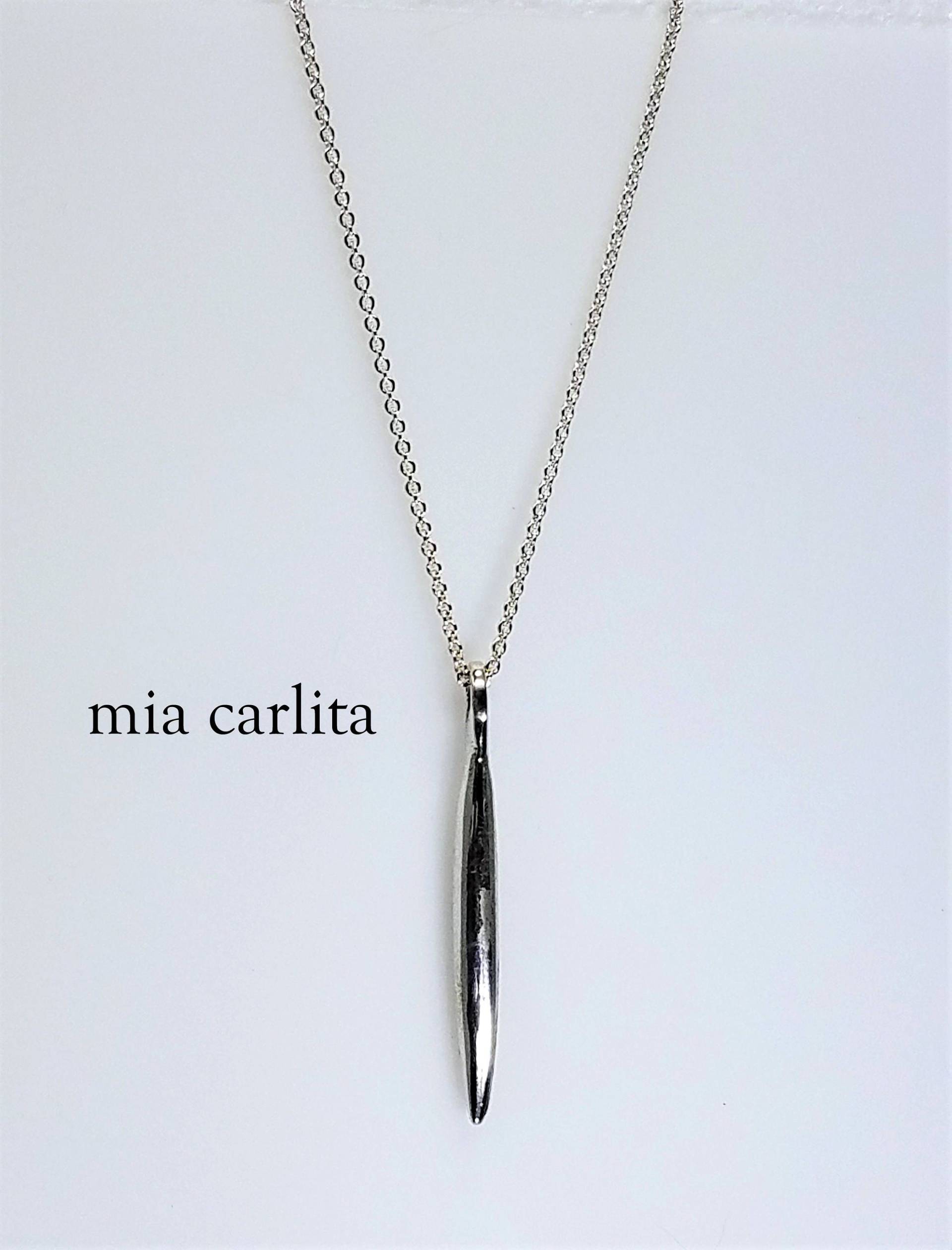 Die Spike-Tropfen-Kette Die Spike-Tropfen-Kette von Miacarlita