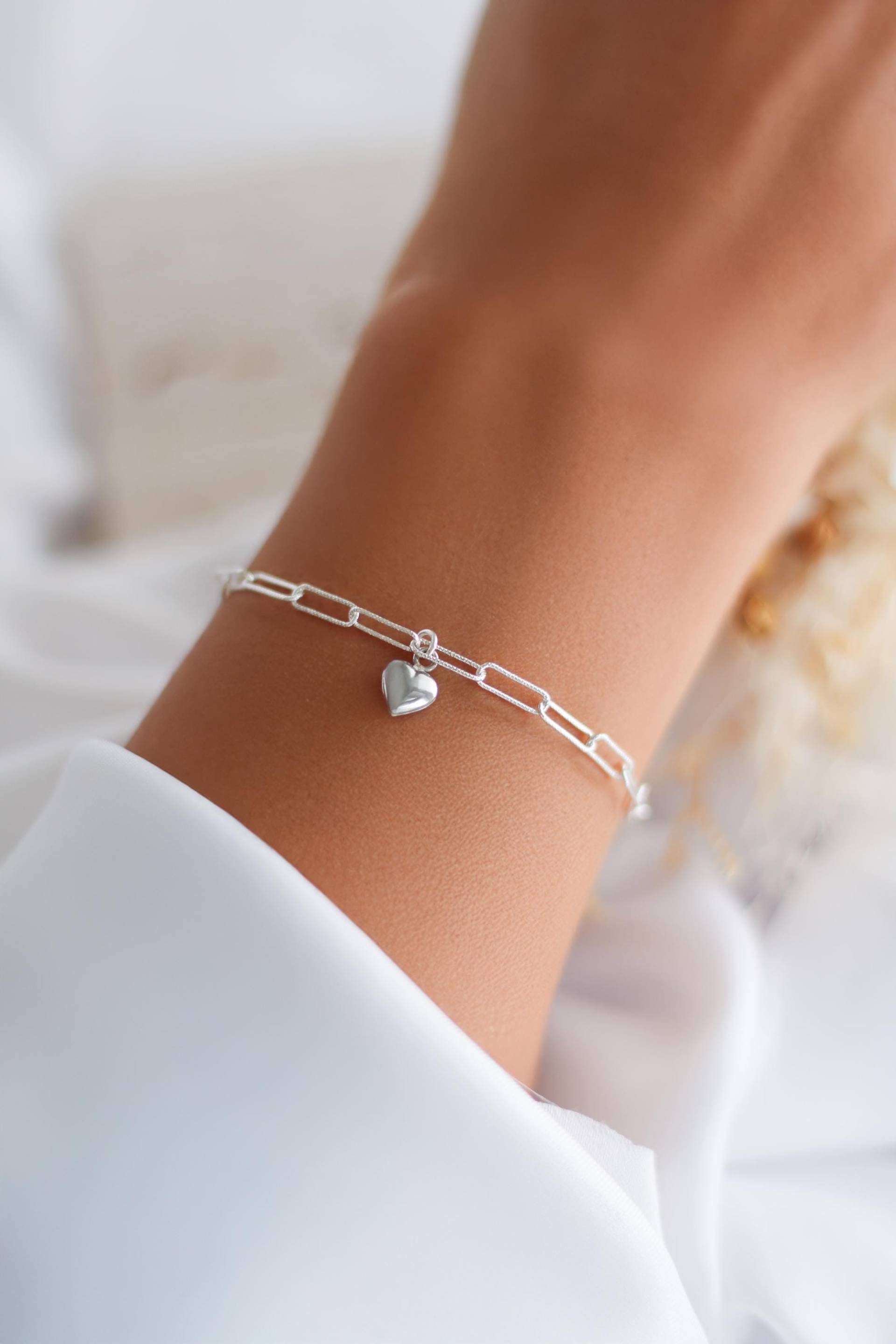 Armband Mit Herz Anhänger in Gold Oder Silber | Damen Aus 925 Sterling Kleine Charm |Geschenk Für Frau, Beste Freundin Armband Mit Herz Anhänger in Gold Oder Silber | Damen Aus 925 Sterling Kleine Charm |Geschenk Für Frau, Beste Freundin von Miajuwelier