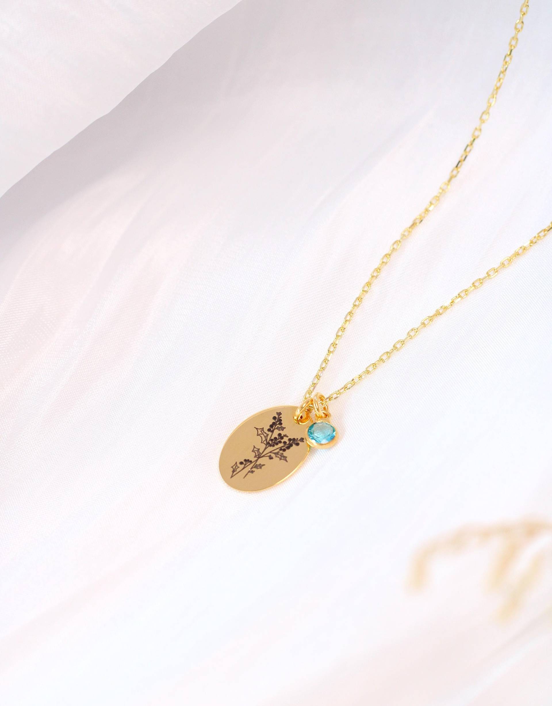 Personalisierte Halskette Mit Geburtsstein in Gold Oder Siber | Geburtsblumen Aus 925 Sterlingsilber Ovaler Anhänger Gravur von Miajuwelier