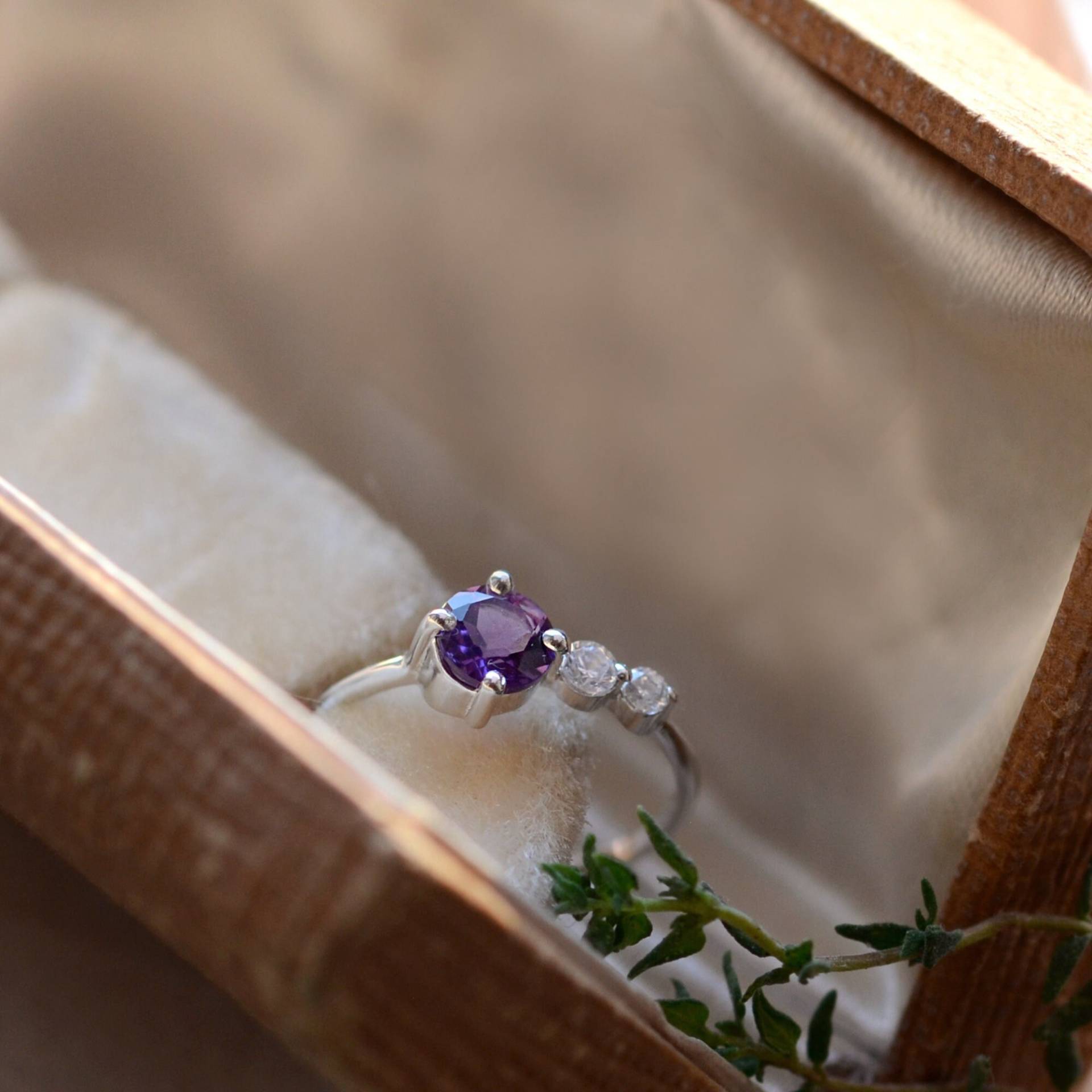 Amethyst-Diamantring, 14K Gold Oder Silber Amethyst-Verlobungsring, Mehrfarbiger Edelsteinring von MialisJewelryStore