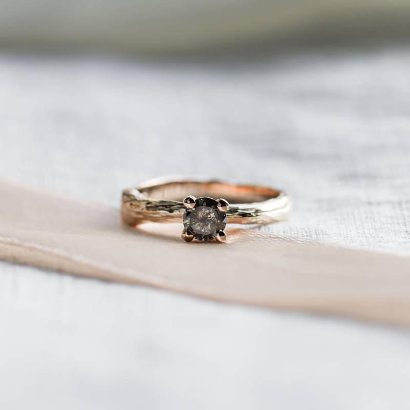 Baumzweig Verlobungsring, Einzigartiger Salz Und Pfeffer Diamantring, Natur Inspirierter Goldring von MialisJewelryStore