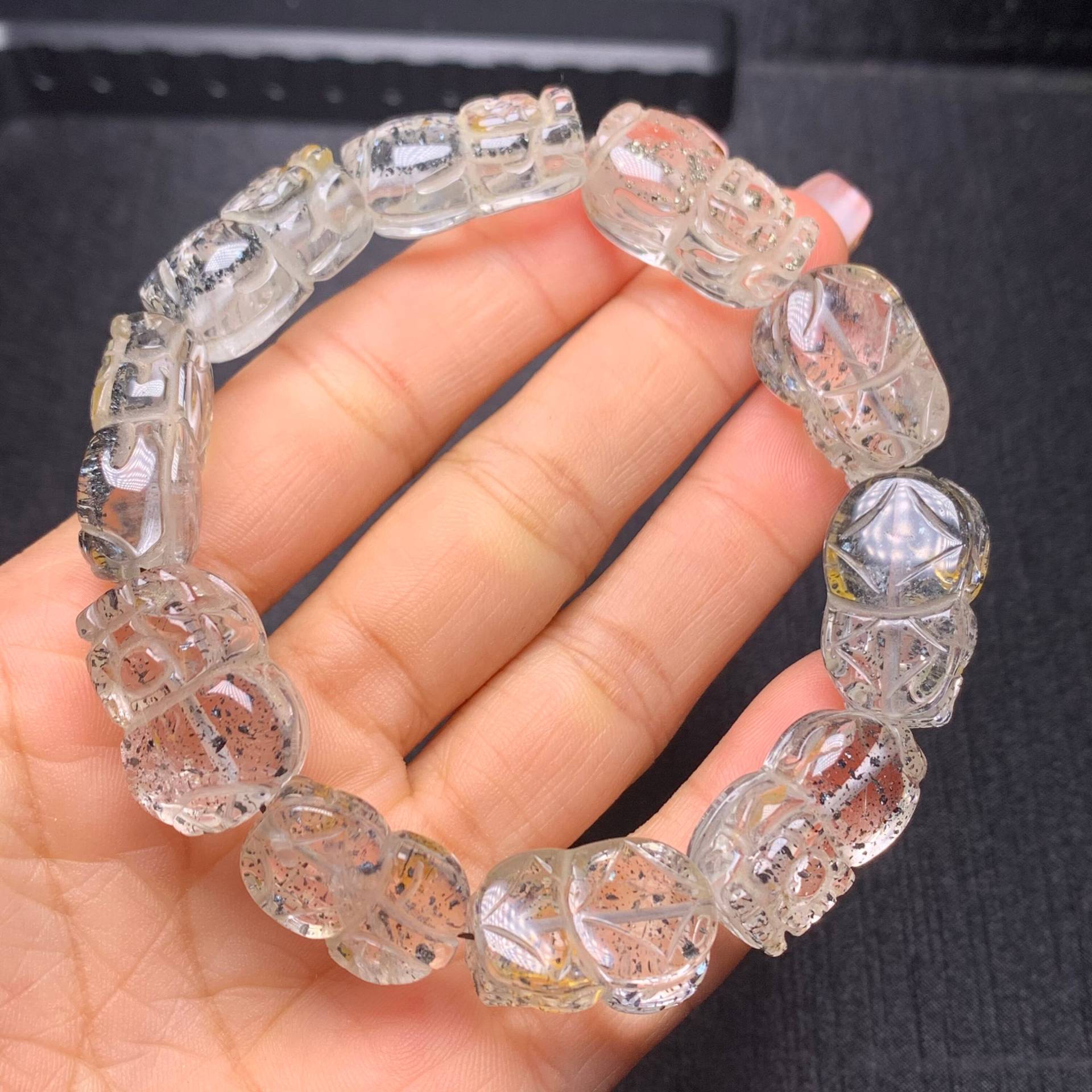 Natürliche Schwarze Glimmer in Quarz Tapfere Truppen Kristall Armband Natürliche Schwarze Glimmer in Quarz Tapfere Truppen Kristall Armband von MiaoWu1989