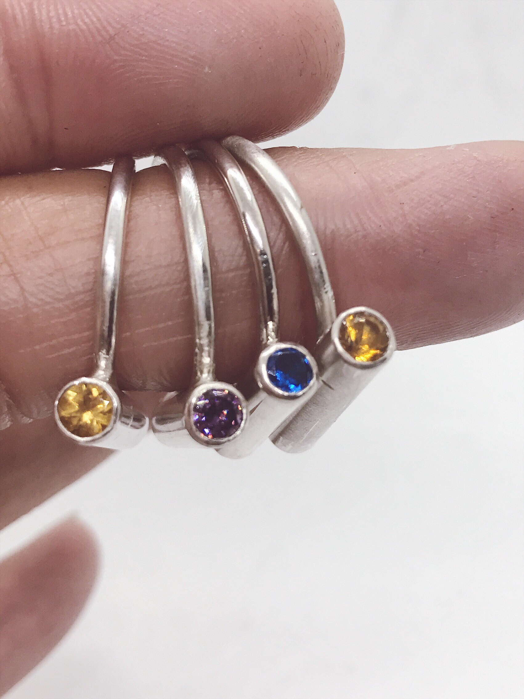 Doppel-Rohrringe | Doppel-Edelstein-Ring Horizontaler Edelsteinring - Erhältlich in Verschiedenen Steinen Citrin, Blauer Spinell Etc.. Mibbie Schmuck von MibbieJewelry