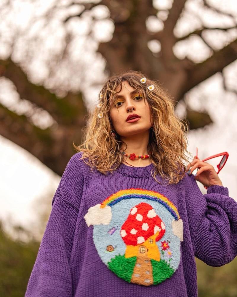 Handgestrickter Pilzpullover | Punsch Stickerei, Übergroßer Y2K Pullover von Mibudesign